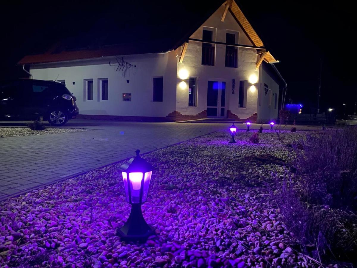 Megnyugtat-Lak Apartmanhaz Demjén Zewnętrze zdjęcie