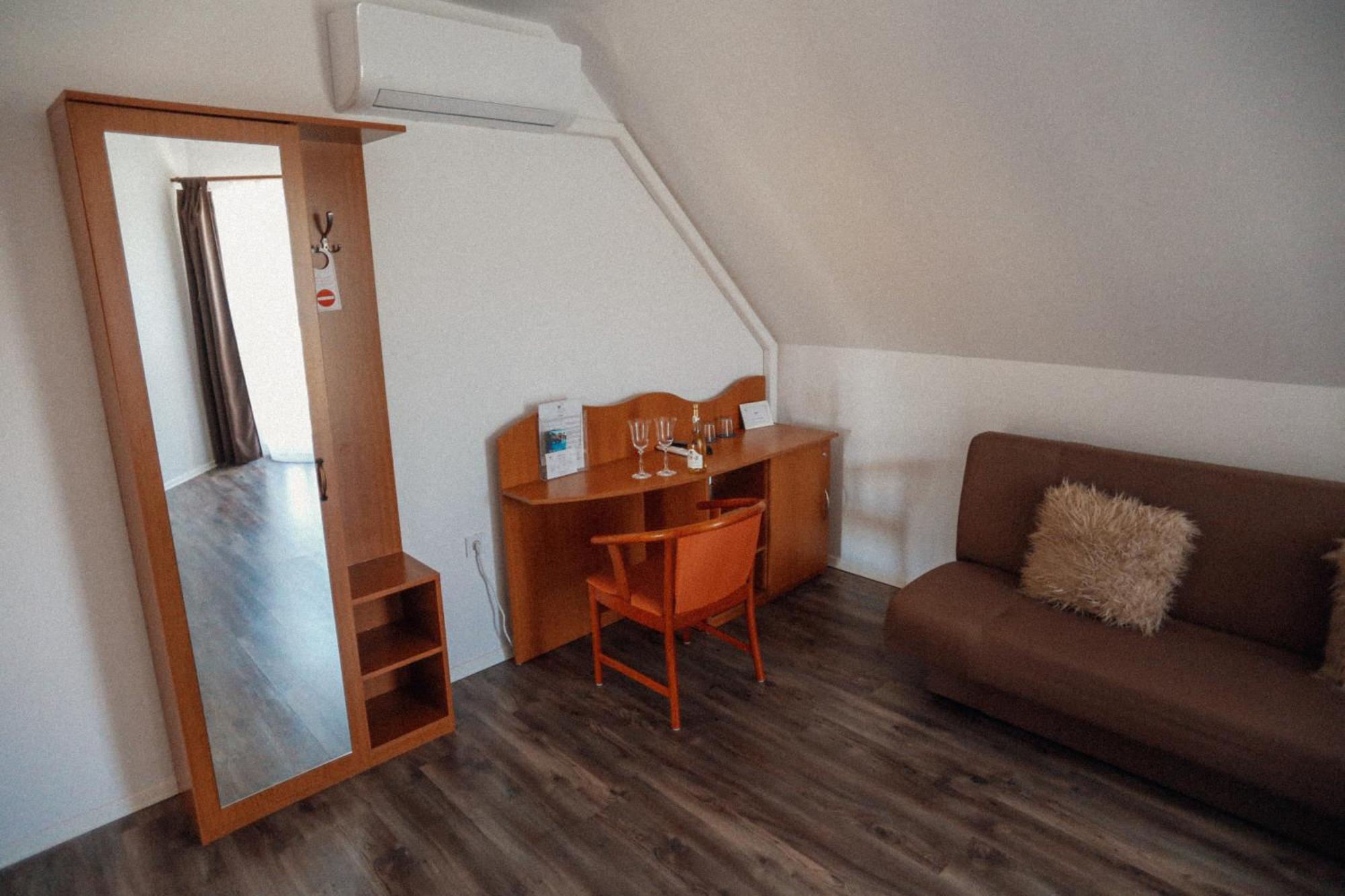 Megnyugtat-Lak Apartmanhaz Demjén Zewnętrze zdjęcie