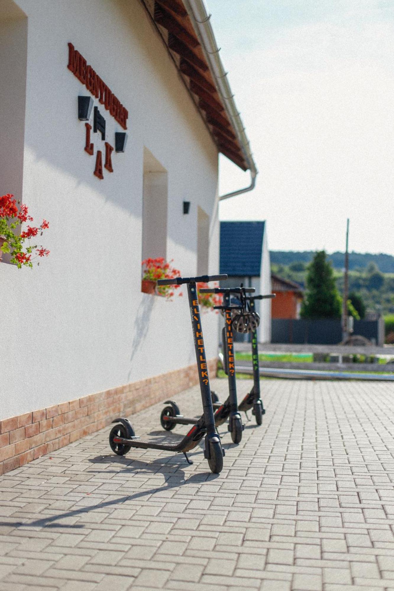 Megnyugtat-Lak Apartmanhaz Demjén Zewnętrze zdjęcie
