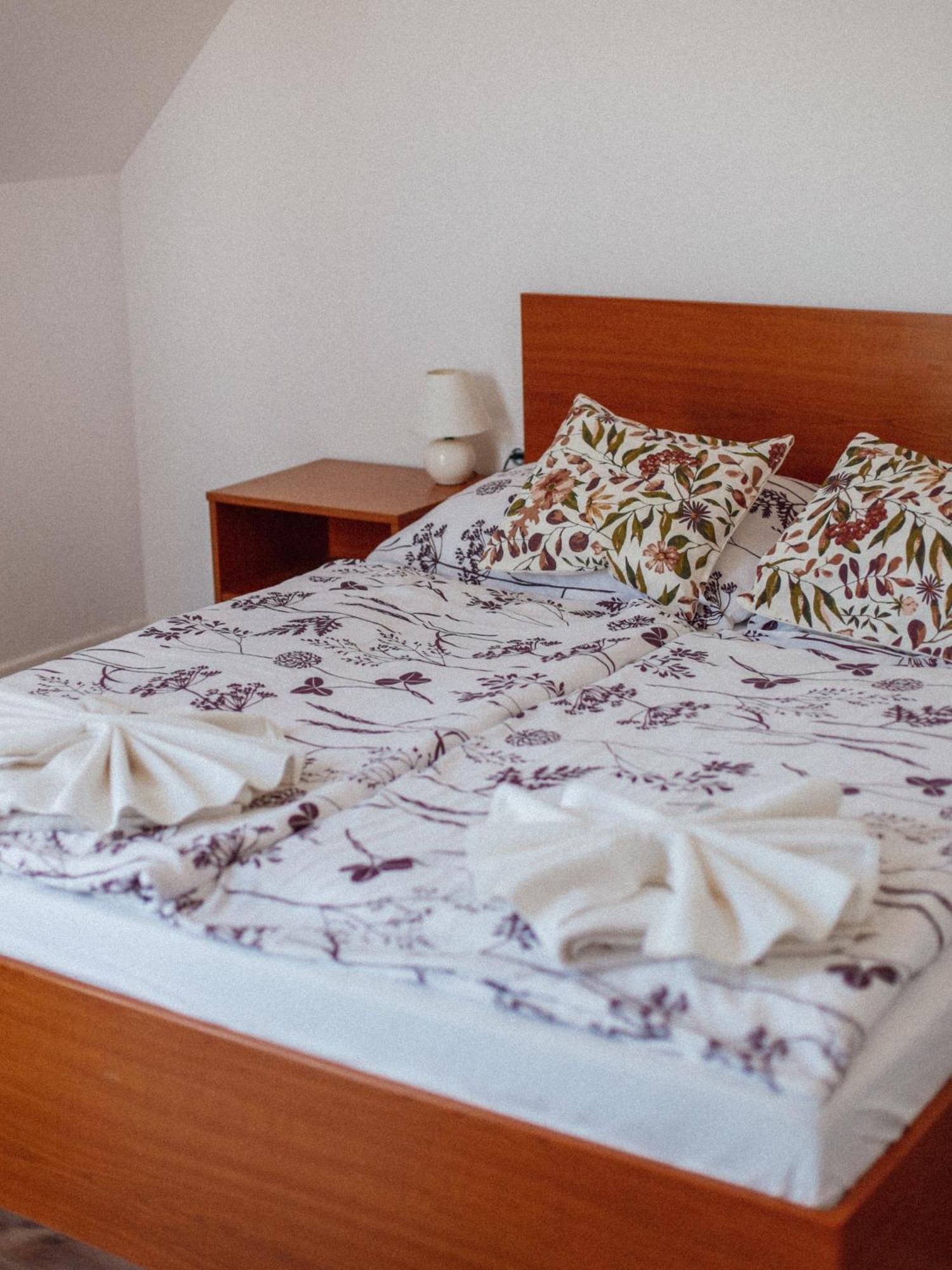 Megnyugtat-Lak Apartmanhaz Demjén Zewnętrze zdjęcie