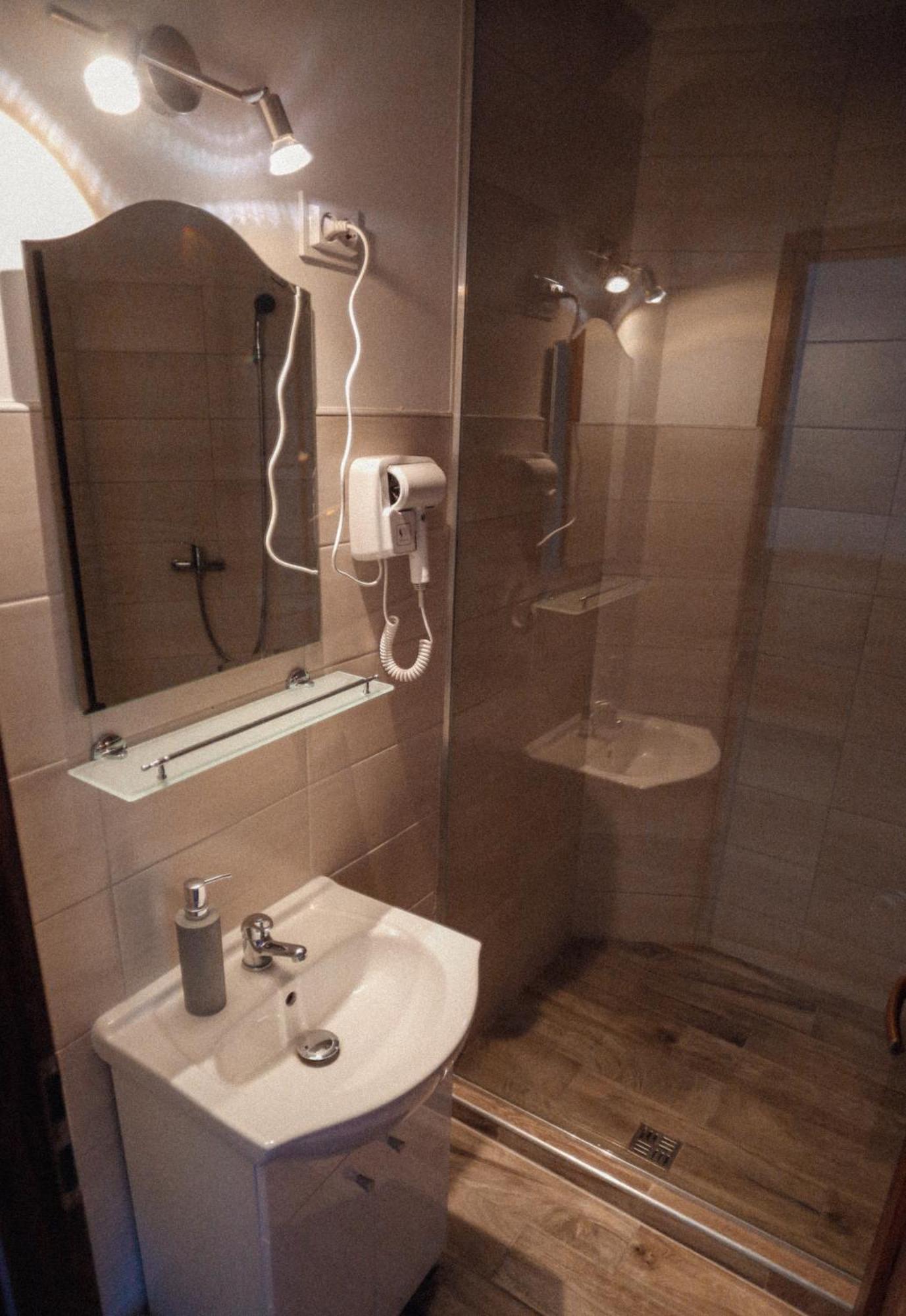 Megnyugtat-Lak Apartmanhaz Demjén Zewnętrze zdjęcie